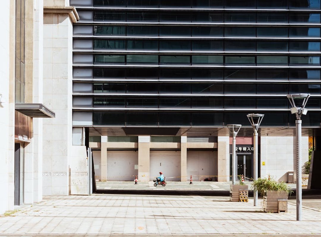 The 'Placeholder' Hm: When She's Busy, Distracted, or Uninterested